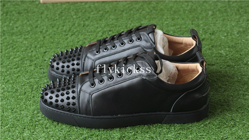 Super High End Christian Louboutin Flat Sneaker Low Top Black Leather